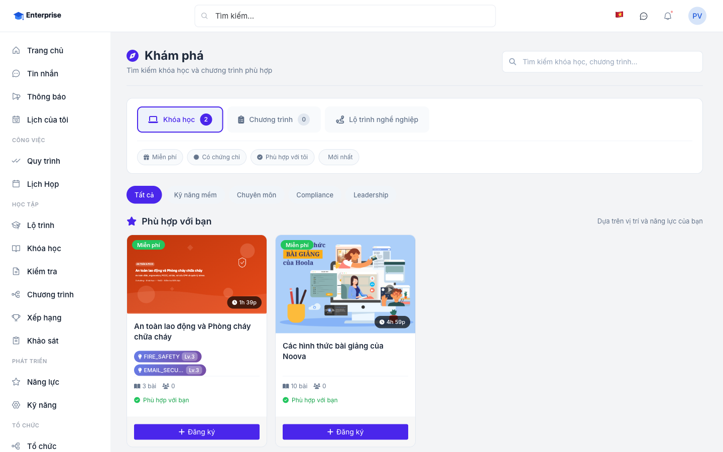 Trang Khám phá khoá học với nút Đăng ký